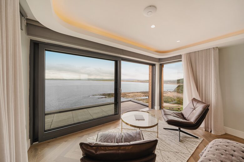 Oceanfront Cliff House & Lodge with Tennis Court / Sauna / Plunge Pool - Rossnowlagh, Ireland