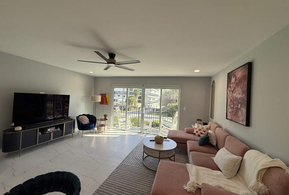 Modern Beachside Retreat Steps from Deerfield Beach - Deerfield Beach, Florida