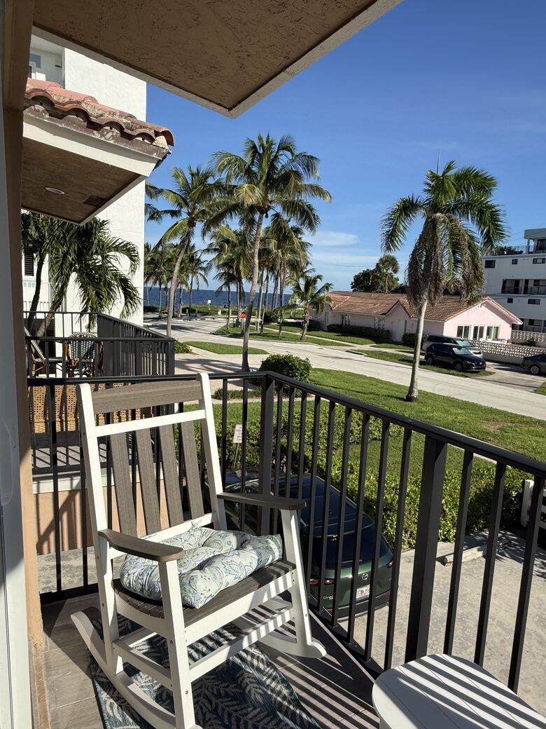 Modern Beachside Retreat Steps from Deerfield Beach - Deerfield Beach, Florida
