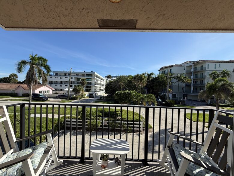 Modern Beachside Retreat Steps from Deerfield Beach - Deerfield Beach, Florida