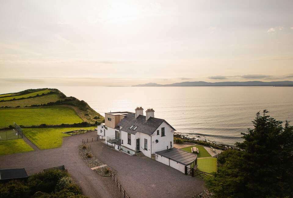 Oceanfront Cliff House  & Lodge with Tennis Court / Sauna / Plunge Pool - Rossnowlagh, Ireland