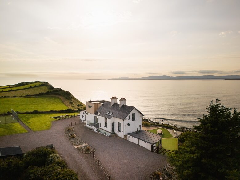 Oceanfront Cliff House & Lodge with Tennis Court / Sauna / Plunge Pool - Rossnowlagh, Ireland