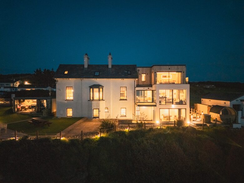 Oceanfront Cliff House & Lodge with Tennis Court / Sauna / Plunge Pool - Rossnowlagh, Ireland