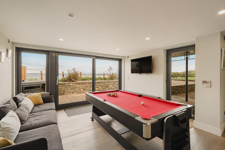 Oceanfront Cliff House & Lodge with Tennis Court / Sauna / Plunge Pool - Rossnowlagh, Ireland