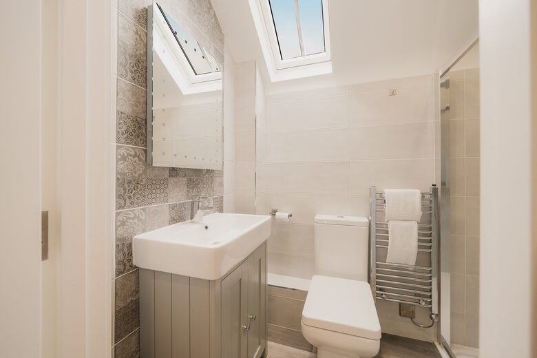 Oceanfront Cliff House & Lodge with Tennis Court / Sauna / Plunge Pool - Rossnowlagh, Ireland