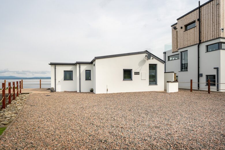 Oceanfront Cliff House & Lodge with Tennis Court / Sauna / Plunge Pool - Rossnowlagh, Ireland