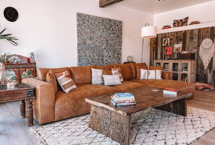 Western-Inspired Luxury on 2.5 Acres in Pioneertown - Pioneertown, California