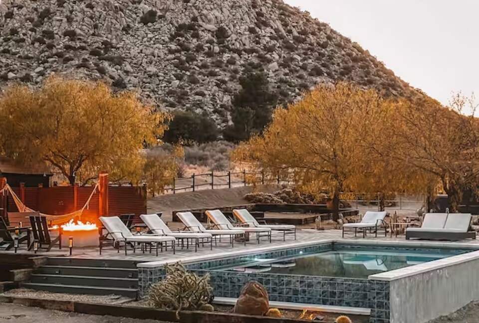 Western-Inspired Luxury on 2.5 Acres in Pioneertown - Pioneertown, California