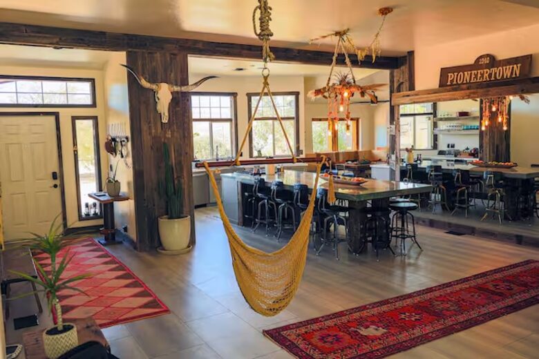 Western-Inspired Luxury on 2.5 Acres in Pioneertown - Pioneertown, California