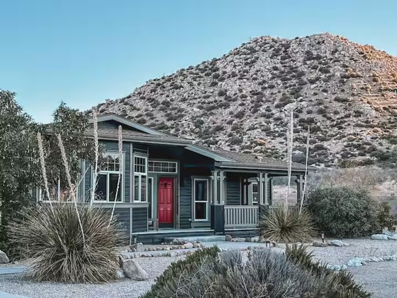Western-Inspired Luxury on 2.5 Acres in Pioneertown - Pioneertown, California