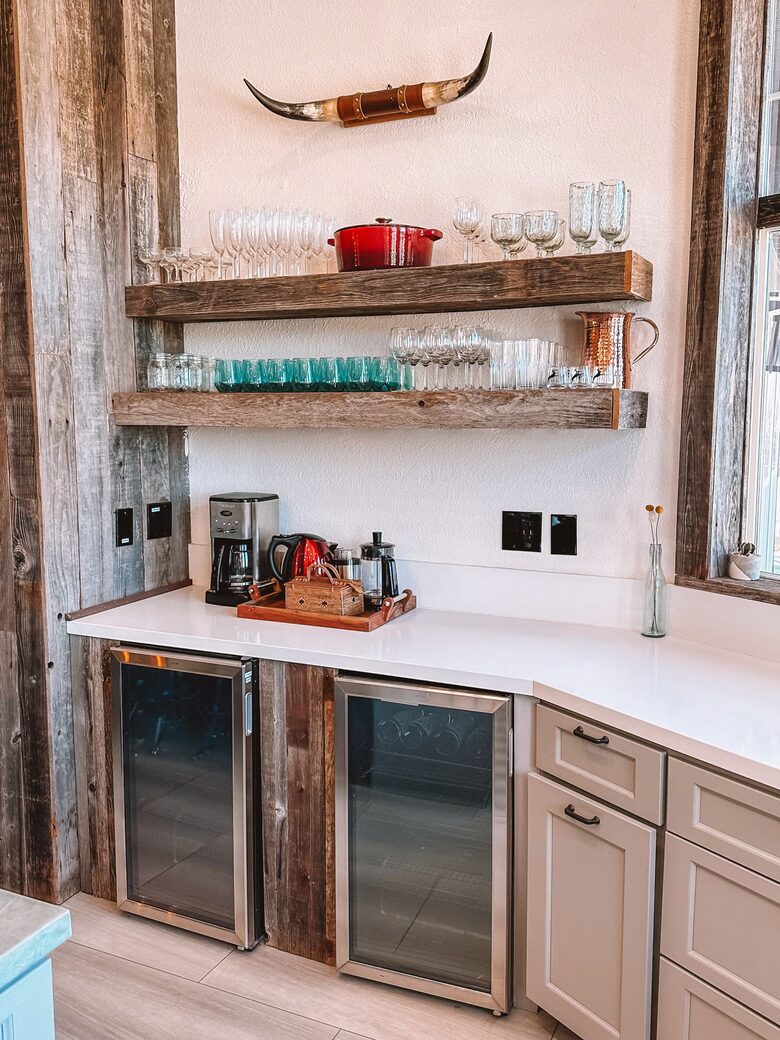 Western-Inspired Luxury on 2.5 Acres in Pioneertown - Pioneertown, California
