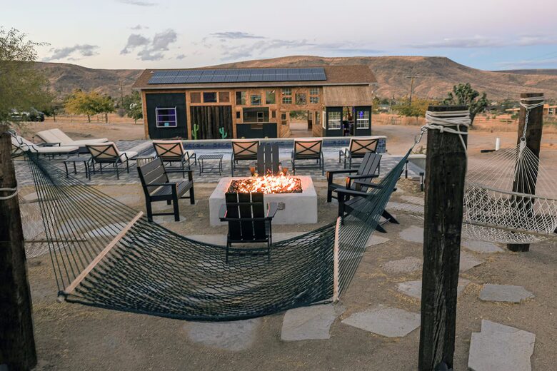 Western-Inspired Luxury on 2.5 Acres in Pioneertown - Pioneertown, California