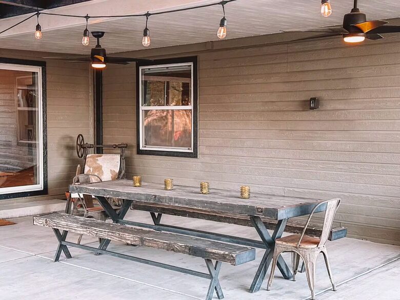 Western-Inspired Luxury on 2.5 Acres in Pioneertown - Pioneertown, California