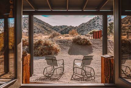 Western-Inspired Luxury on 2.5 Acres in Pioneertown - Pioneertown, California