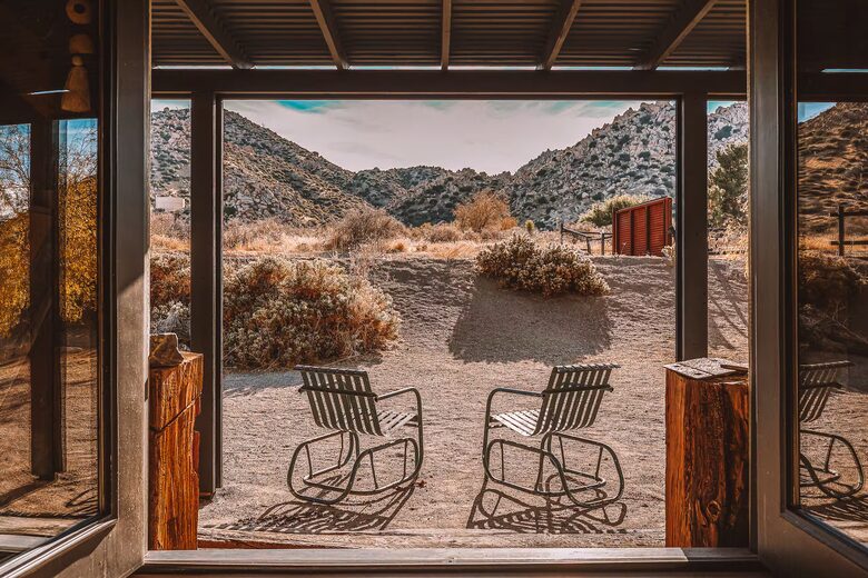 Western-Inspired Luxury on 2.5 Acres in Pioneertown - Pioneertown, California