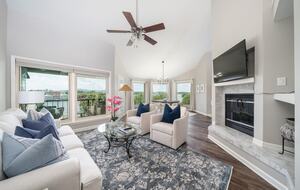 Lake Hamilton Retreat with Panoramic Views and Boat Slip - Lake Hamilton, Arkansas