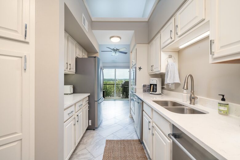 Lake Hamilton Retreat with Panoramic Views and Boat Slip - Lake Hamilton, Arkansas