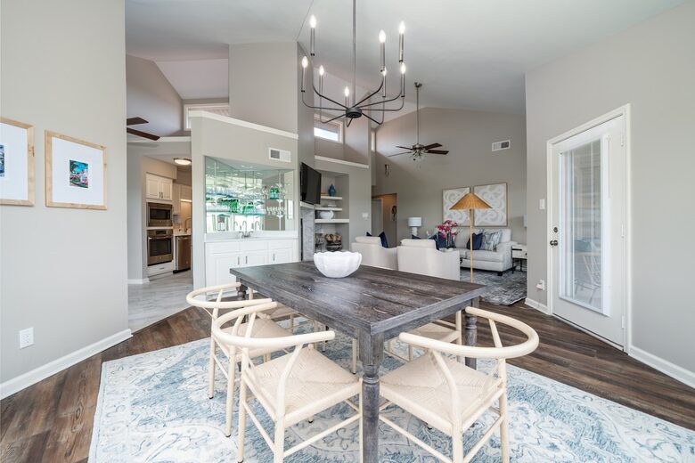 Lake Hamilton Retreat with Panoramic Views and Boat Slip - Lake Hamilton, Arkansas
