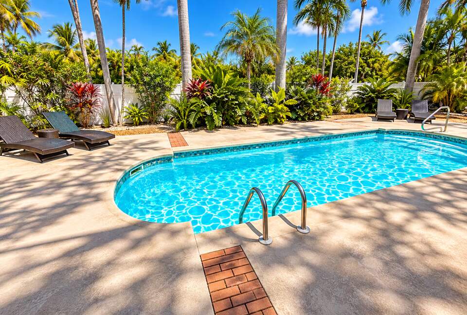Sugarloaf Key Retreat with Private Pool and Hot Tub - Sugarloaf Key, Florida