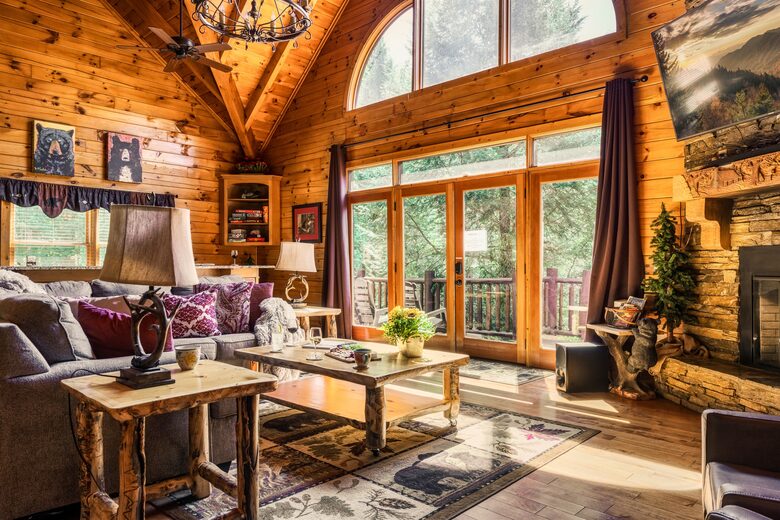 Elevated Mountain Living in the Heart of the Smokies - Sevierville, Tennessee