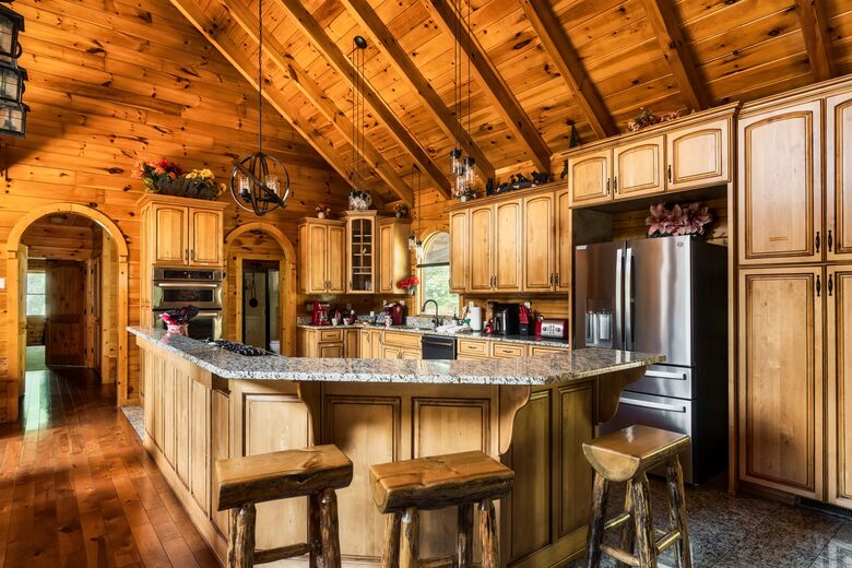 Elevated Mountain Living in the Heart of the Smokies - Sevierville, Tennessee