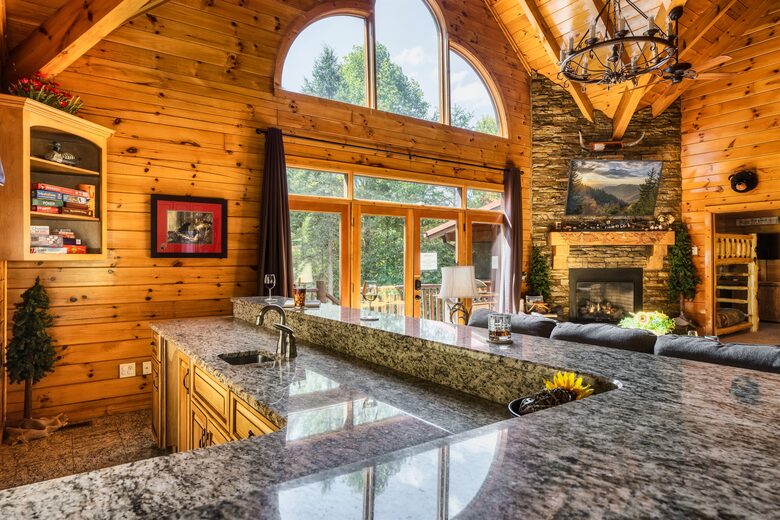 Elevated Mountain Living in the Heart of the Smokies - Sevierville, Tennessee
