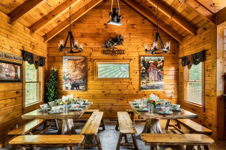 Elevated Mountain Living in the Heart of the Smokies - Sevierville, Tennessee