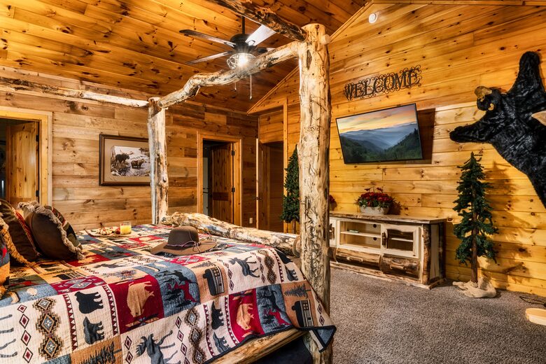 Elevated Mountain Living in the Heart of the Smokies - Sevierville, Tennessee