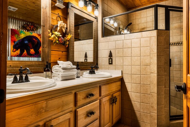 Elevated Mountain Living in the Heart of the Smokies - Sevierville, Tennessee