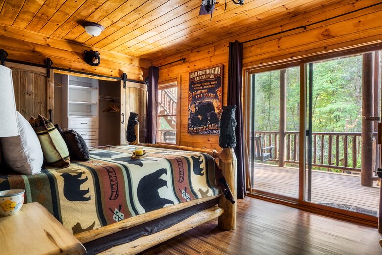 Elevated Mountain Living in the Heart of the Smokies - Sevierville, Tennessee