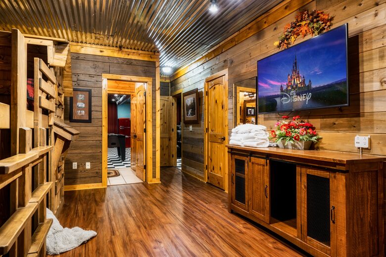Elevated Mountain Living in the Heart of the Smokies - Sevierville, Tennessee