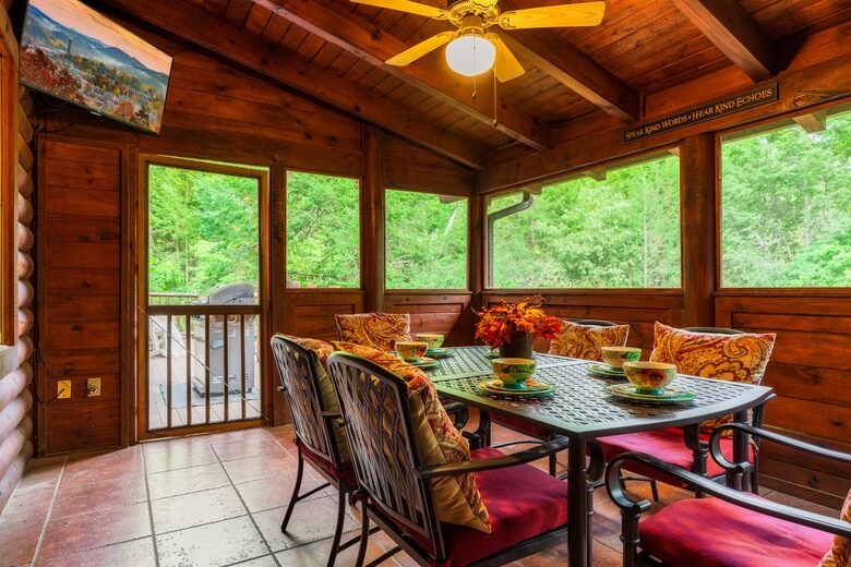 Elevated Mountain Living in the Heart of the Smokies - Sevierville, Tennessee