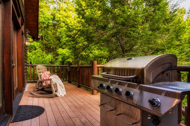 Elevated Mountain Living in the Heart of the Smokies - Sevierville, Tennessee