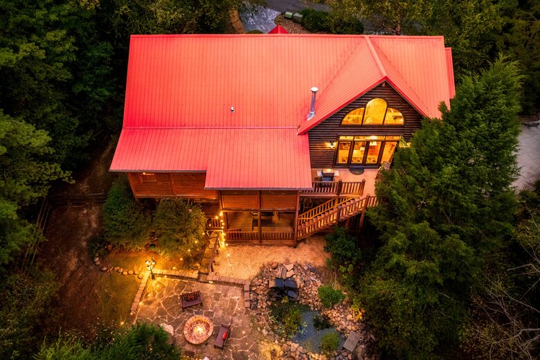 Elevated Mountain Living in the Heart of the Smokies - Sevierville, Tennessee