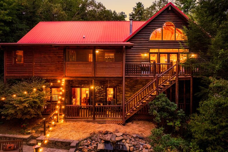Elevated Mountain Living in the Heart of the Smokies - Sevierville, Tennessee