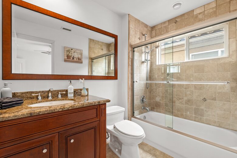 Beachside Comfort in the Heart of Downtown Huntington - Huntington Beach, California