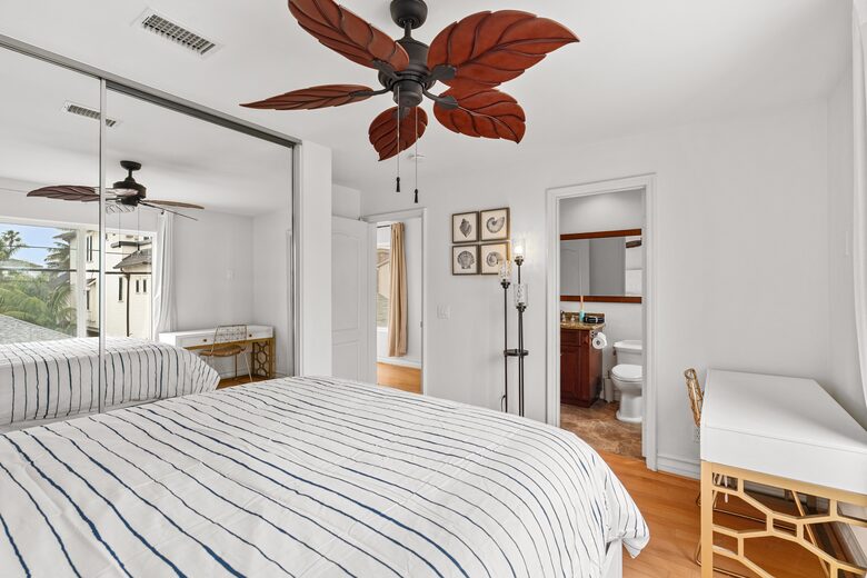 Beachside Comfort in the Heart of Downtown Huntington - Huntington Beach, California