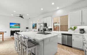 Beachside Comfort in the Heart of Downtown Huntington - Huntington Beach, California