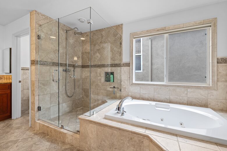 Beachside Comfort in the Heart of Downtown Huntington - Huntington Beach, California