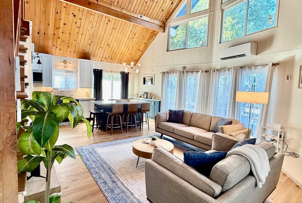 Modern A-Frame Chalet Near Yosemite with Private Deck - Groveland, California