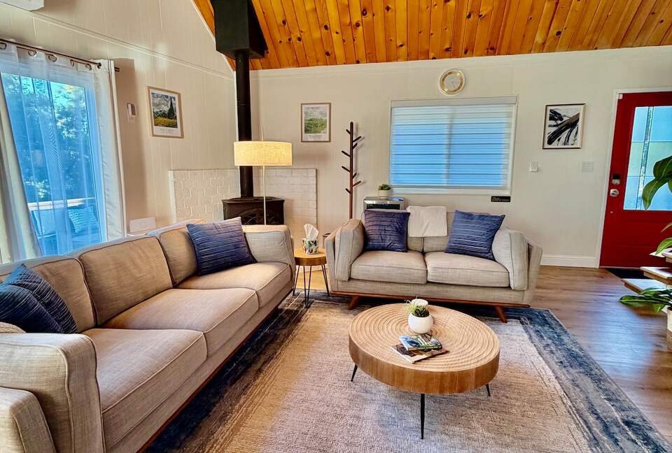 Modern A-Frame Chalet Near Yosemite with Private Deck - Groveland, California