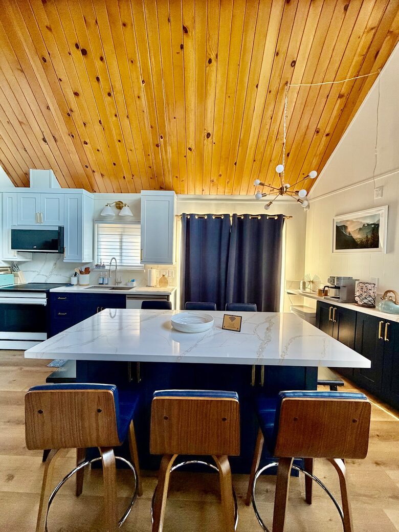Modern A-Frame Chalet Near Yosemite with Private Deck - Groveland, California
