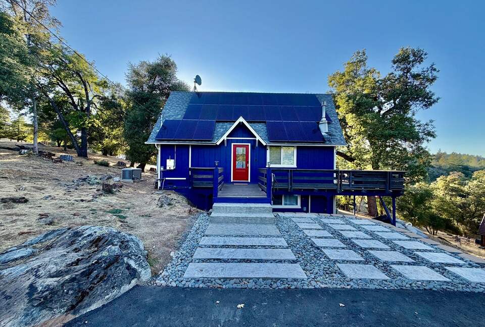 Modern A-Frame Chalet Near Yosemite with Private Deck - Groveland, California