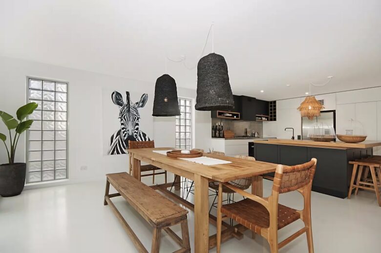 Elegant Two-Level Penthouse in the Heart of Byron Bay - Byron Bay, Australia