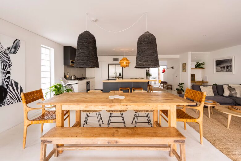 Elegant Two-Level Penthouse in the Heart of Byron Bay - Byron Bay, Australia