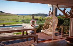 Expansive Gerringong Estate with Two Residences and Coastal Views - Gerringong, Australia
