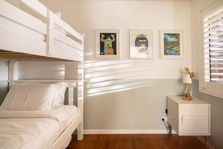 Expansive Gerringong Estate with Two Residences and Coastal Views - Gerringong, Australia