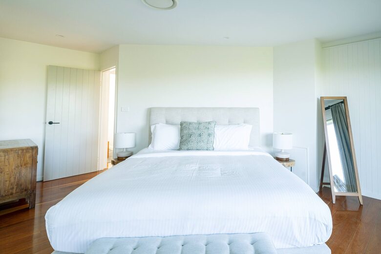 Expansive Gerringong Estate with Two Residences and Coastal Views - Gerringong, Australia