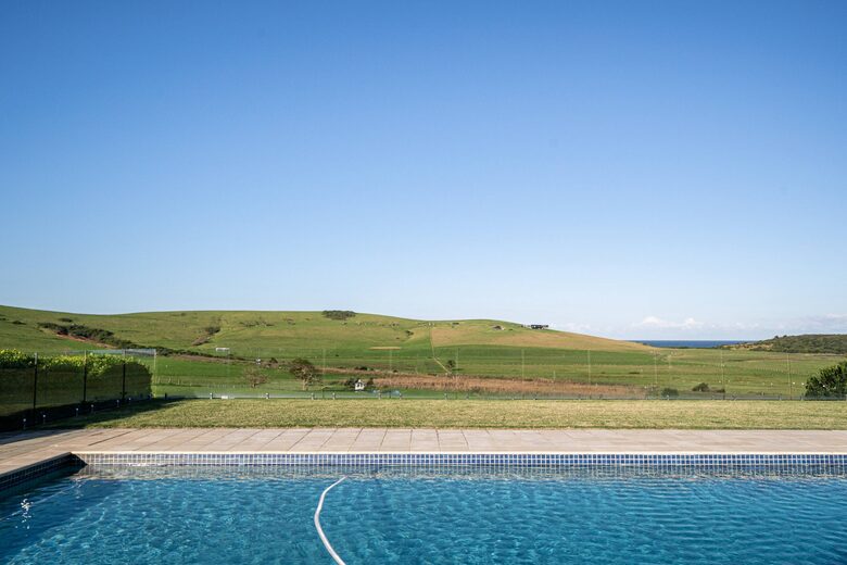 Expansive Gerringong Estate with Two Residences and Coastal Views - Gerringong, Australia
