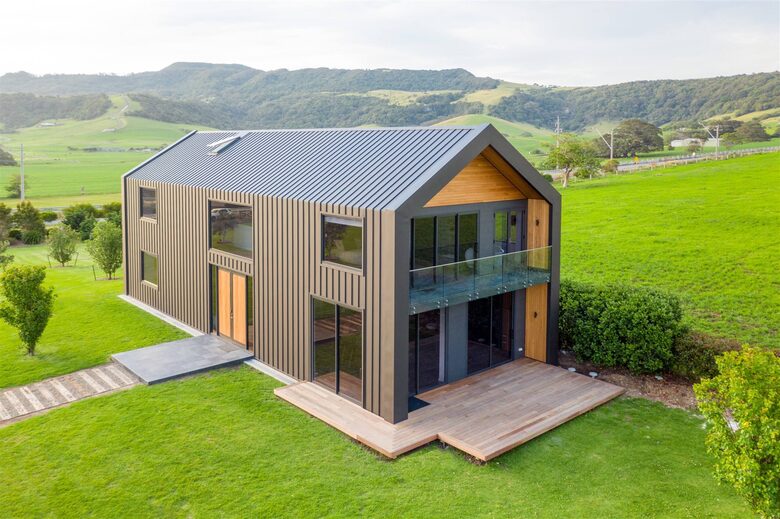 Expansive Gerringong Estate with Two Residences and Coastal Views - Gerringong, Australia